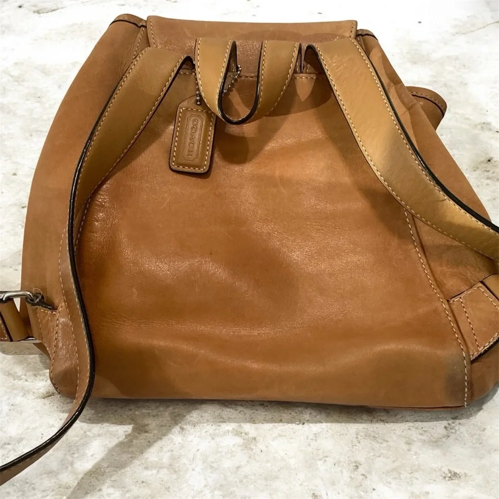 COACH VINTAGE LEATHER  BACK PACK CLEAN 9569